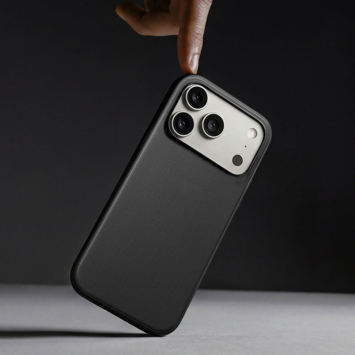 Vonmahlen Fabric Case iPhone 18 Pro Black