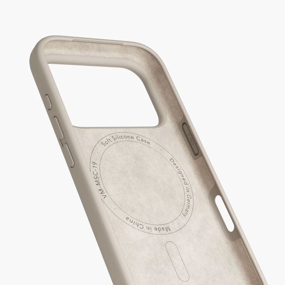 VONMAHLEN Soft Silicone Case iPhone 17 Pro Max - Cream