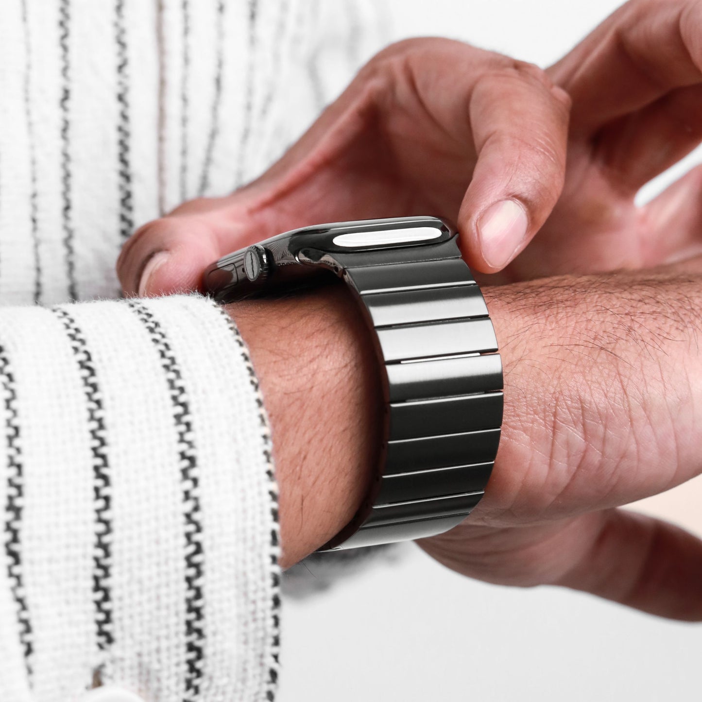 LinkBraceletPro_StainlessSteel_44-49mm_One Size_GraniteGray