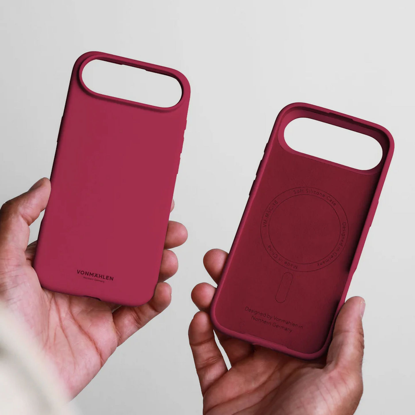 VONMAHLEN Soft Silicone Case iPhone 17 Air - Dark Red