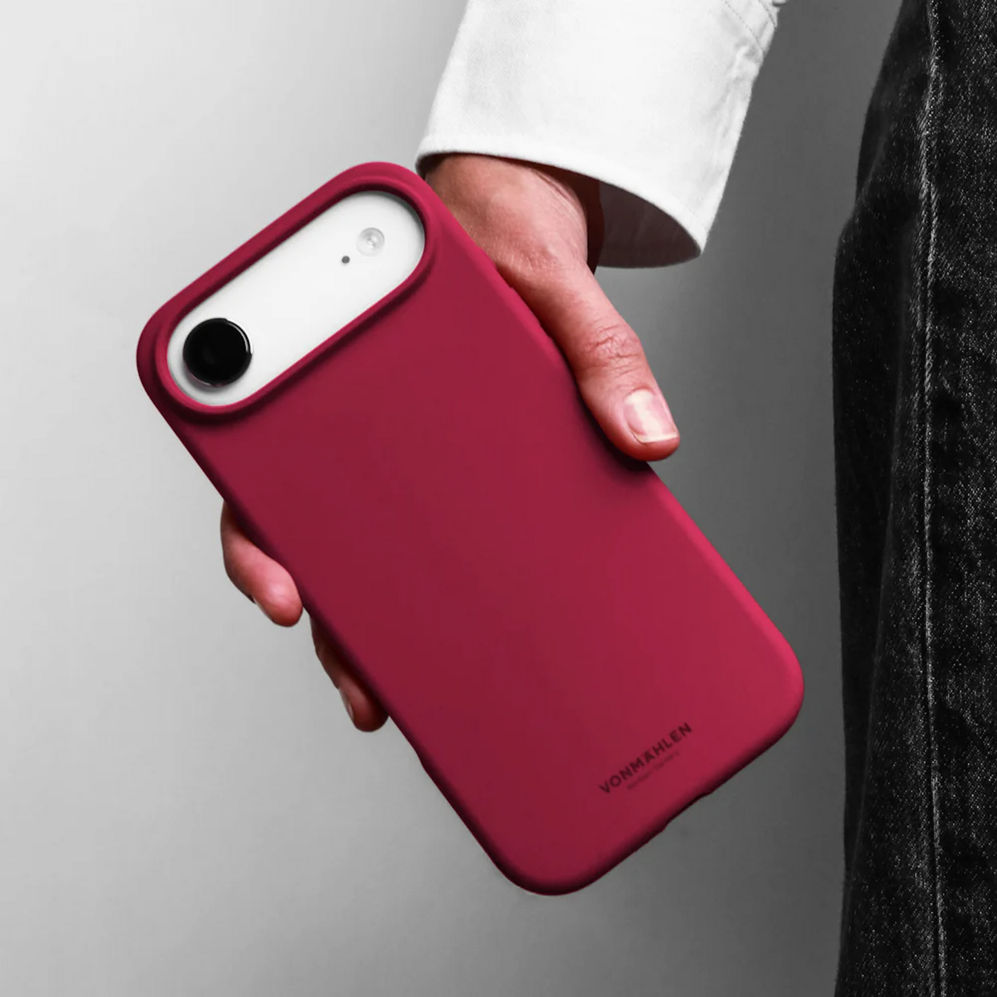 VONMAHLEN Soft Silicone Case iPhone 17 Air - Dark Red