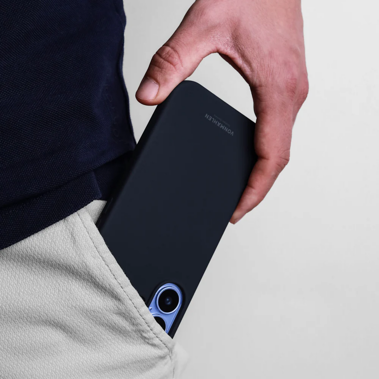 VONMAHLEN Soft Silicone Case iPhone 17 Navy