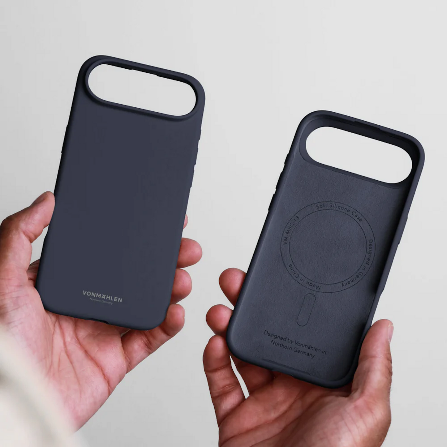 VONMAHLEN Soft Silicone Case iPhone 17 Air - Navy