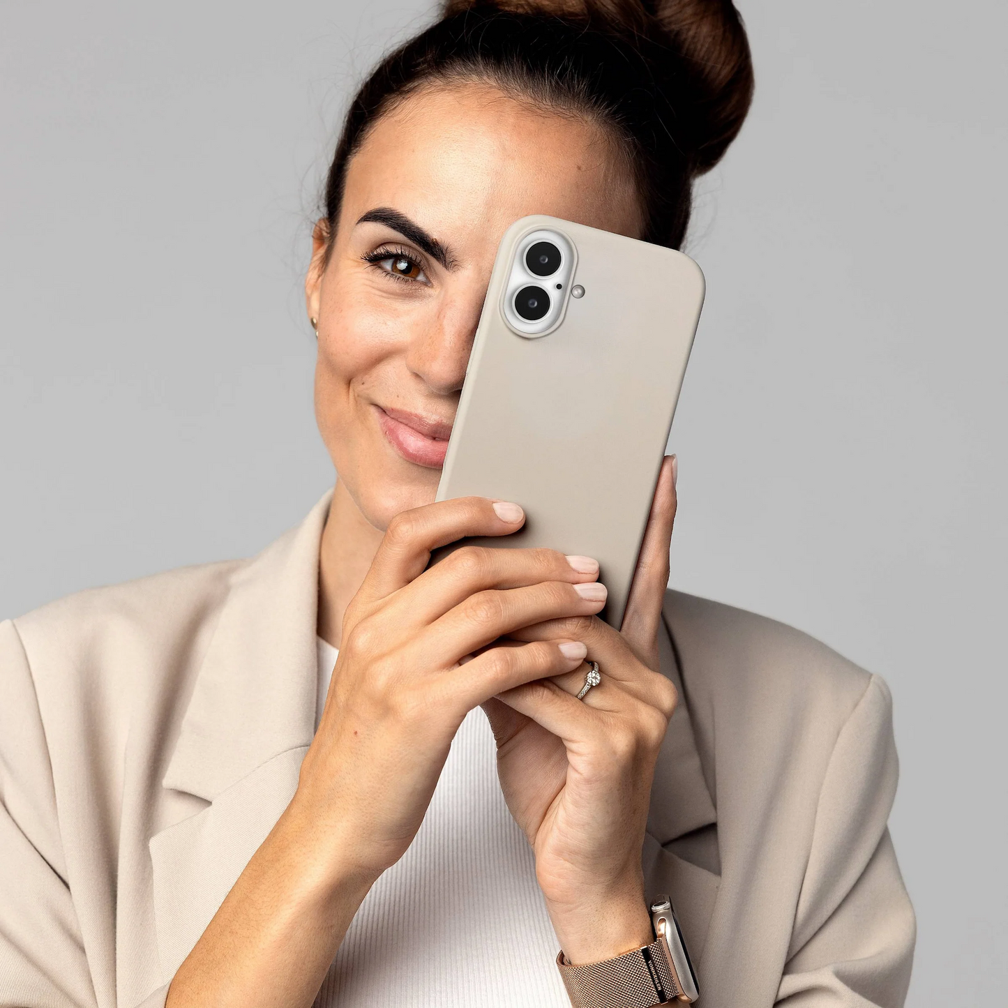 VONMAHLEN Soft Silicone Case - iPhone 16 - Cream