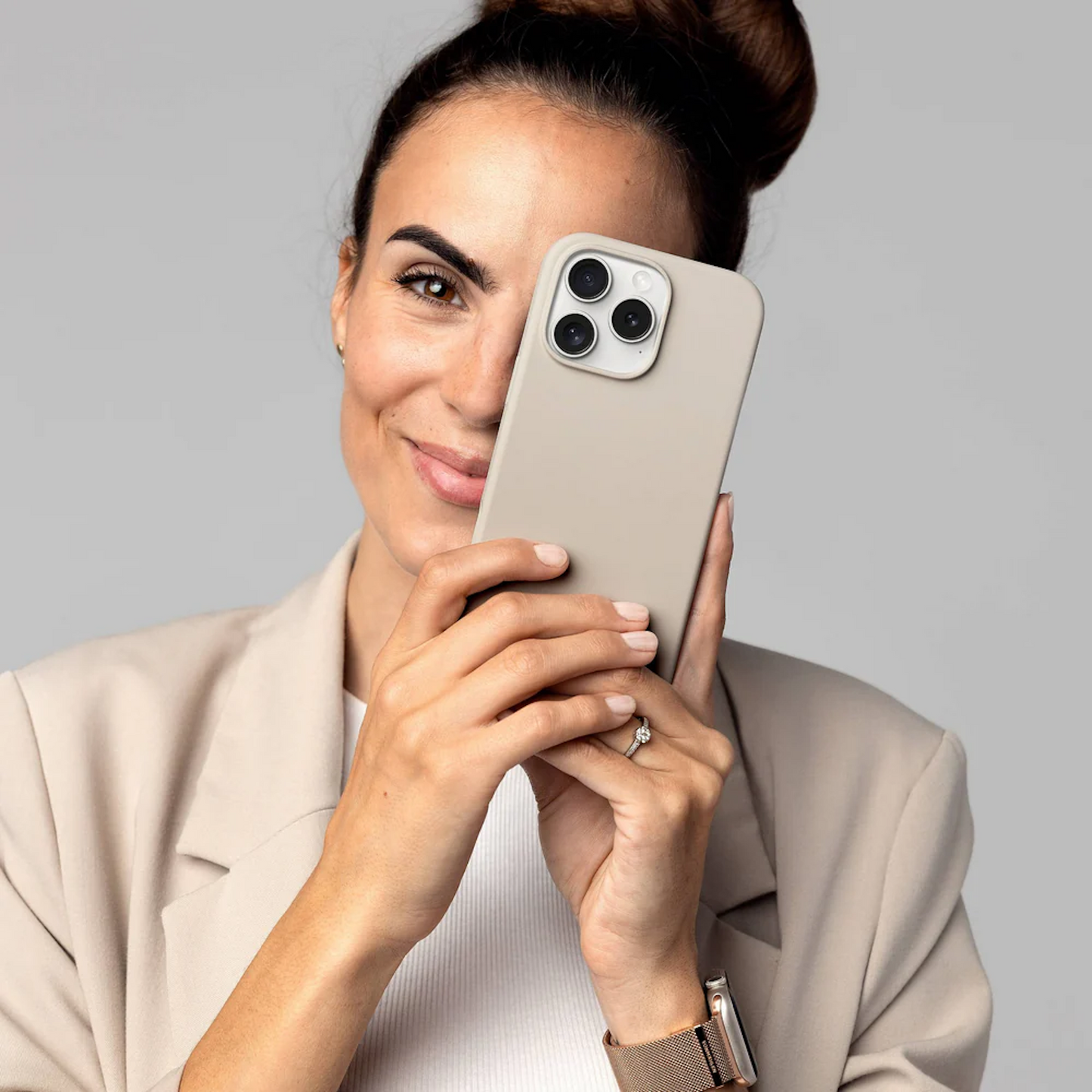 VONMAHLEN Soft Silicone Case - iPhone 16 Pro - Cream