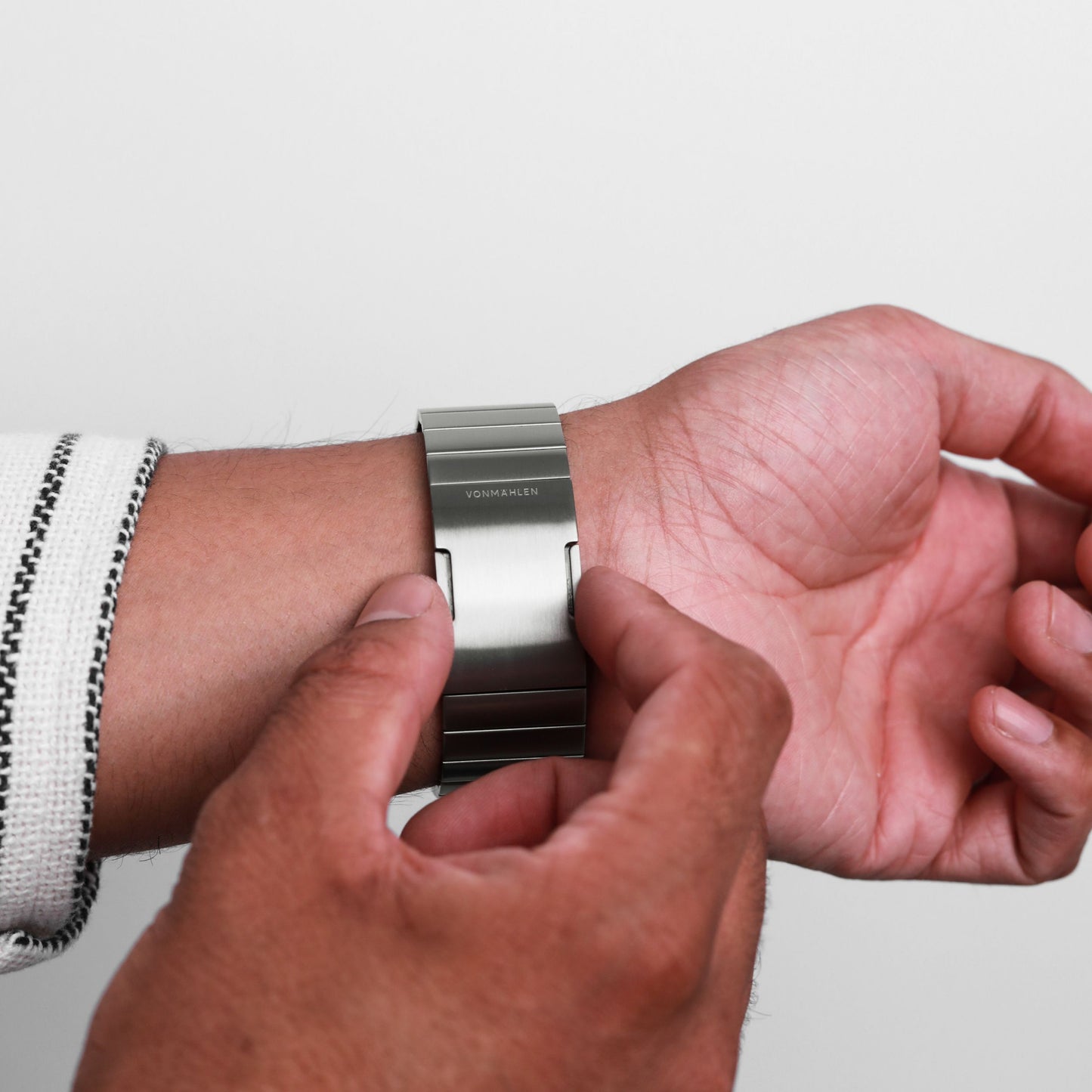 LinkBraceletPro_Stainless_Steel_44-49mm_OneSize_Desert Sand