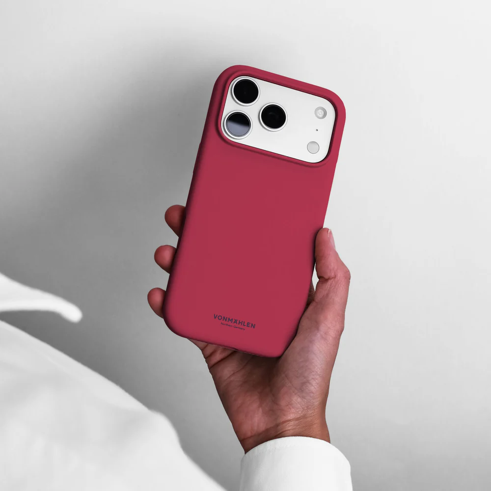 VONMAHLEN Soft Silicone Case iPhone 17 Pro Max - Dark Red