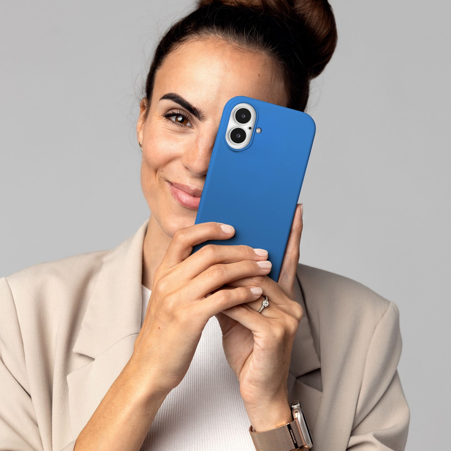 VONMAHLEN Soft Silicone Case - iPhone 16 - Sky Captain