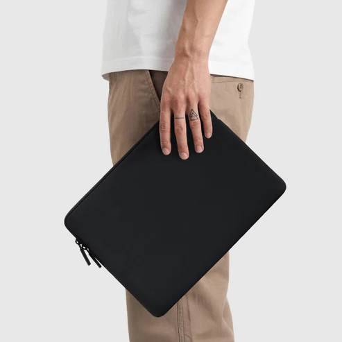 PIPETTO MacBook Air 15  Classic Fit Sleeve - Black