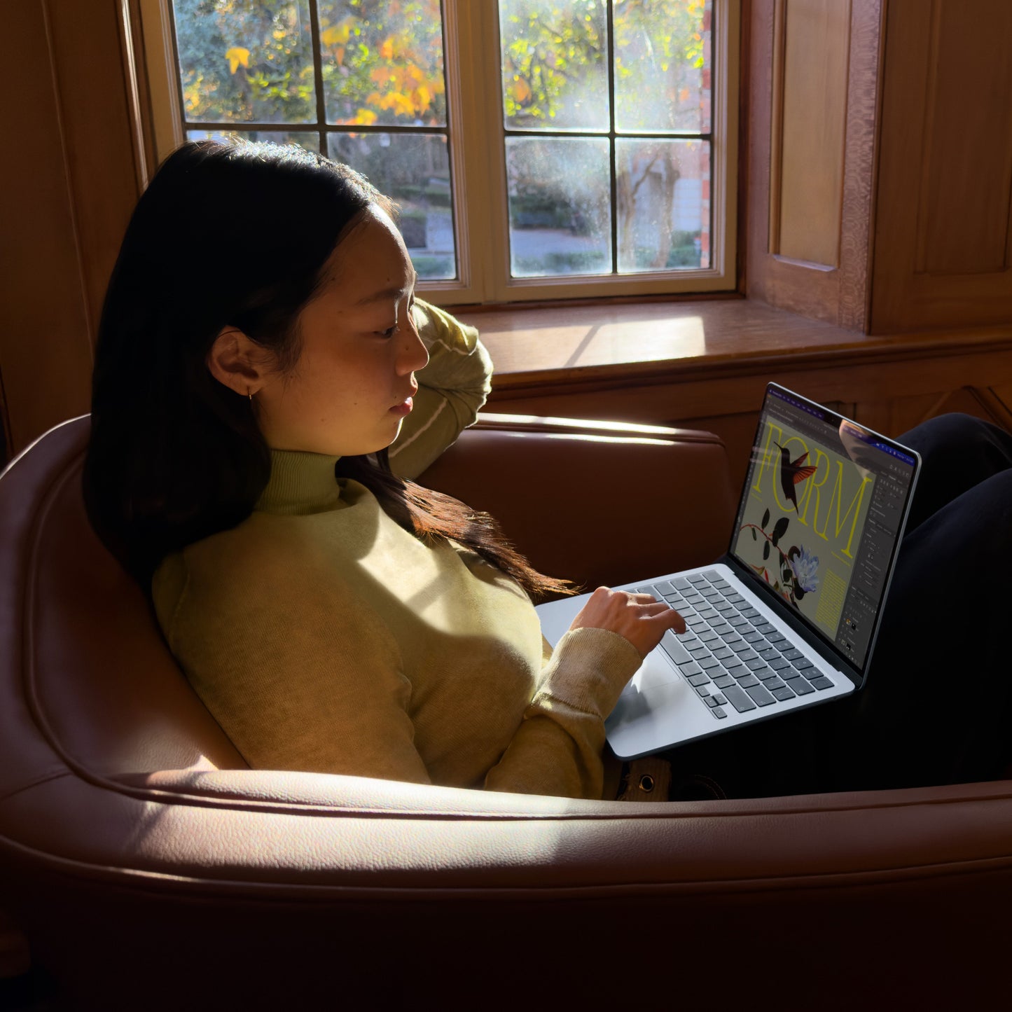 MacBook_Air_13-in_M5_Sky_Blue_PDP_Image_Position_7__en-WW