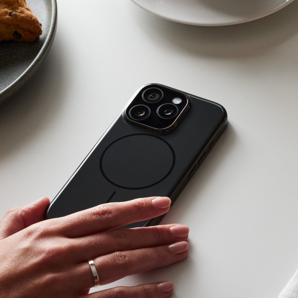 Beats iPhone 16 Pro Max Case -Midnight Black