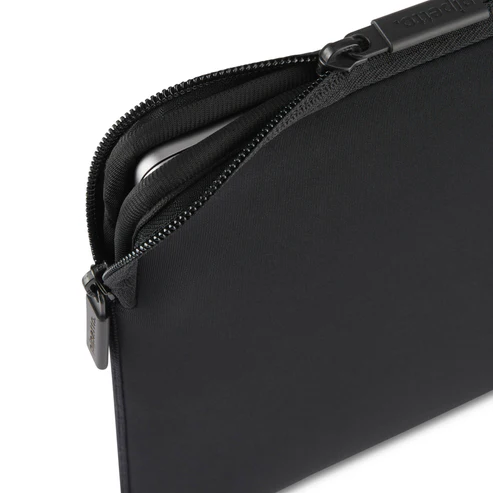 PIPETTO MacBook Air 15  Classic Fit Sleeve - Black